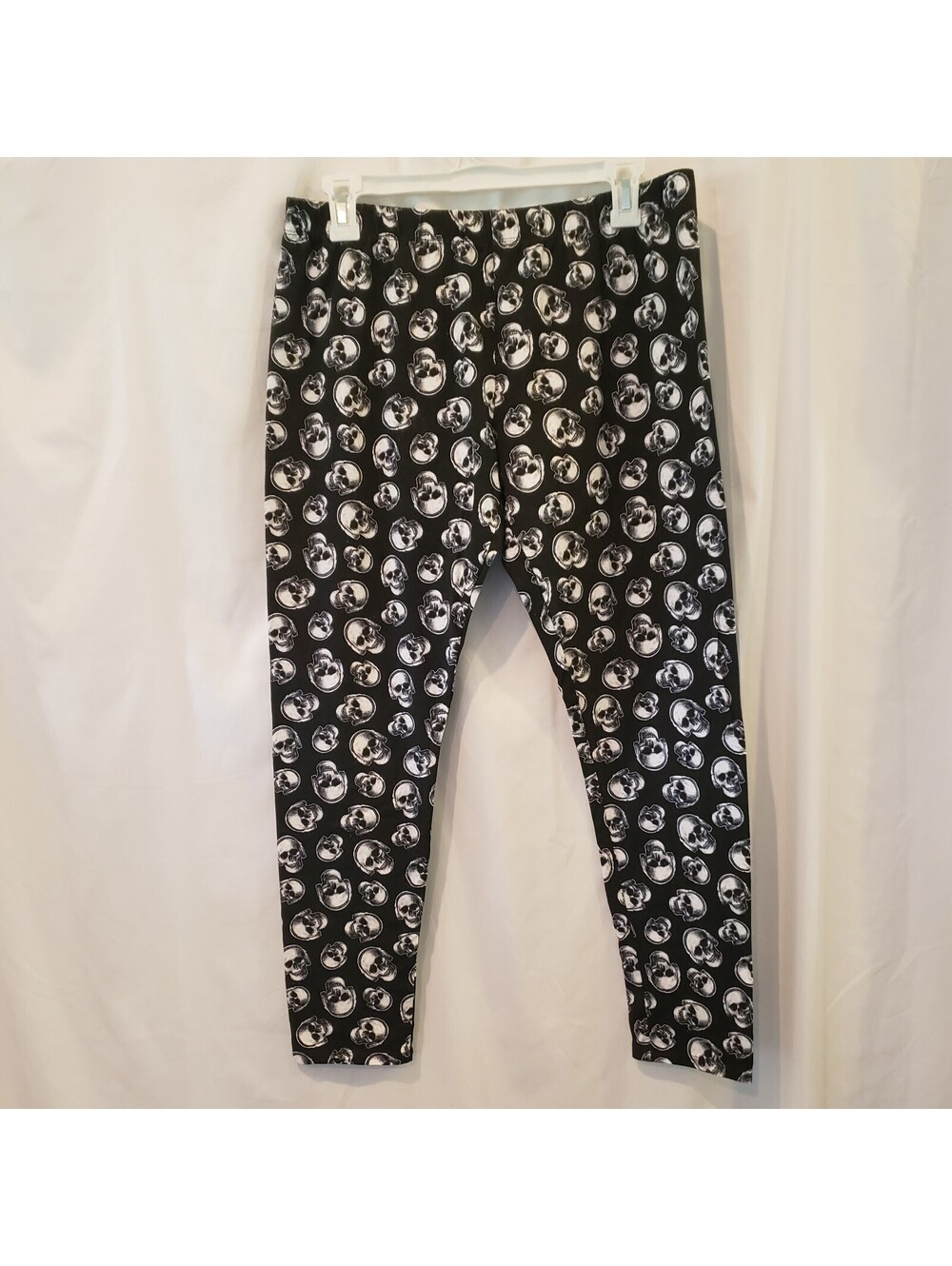 No Boundaries Skull Print Capri Leggings Juniors XL 15-17 Black Stretch